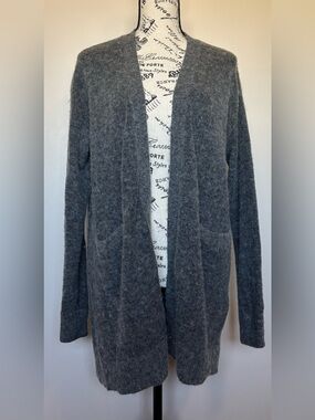 Levi’s cardigan size Sm